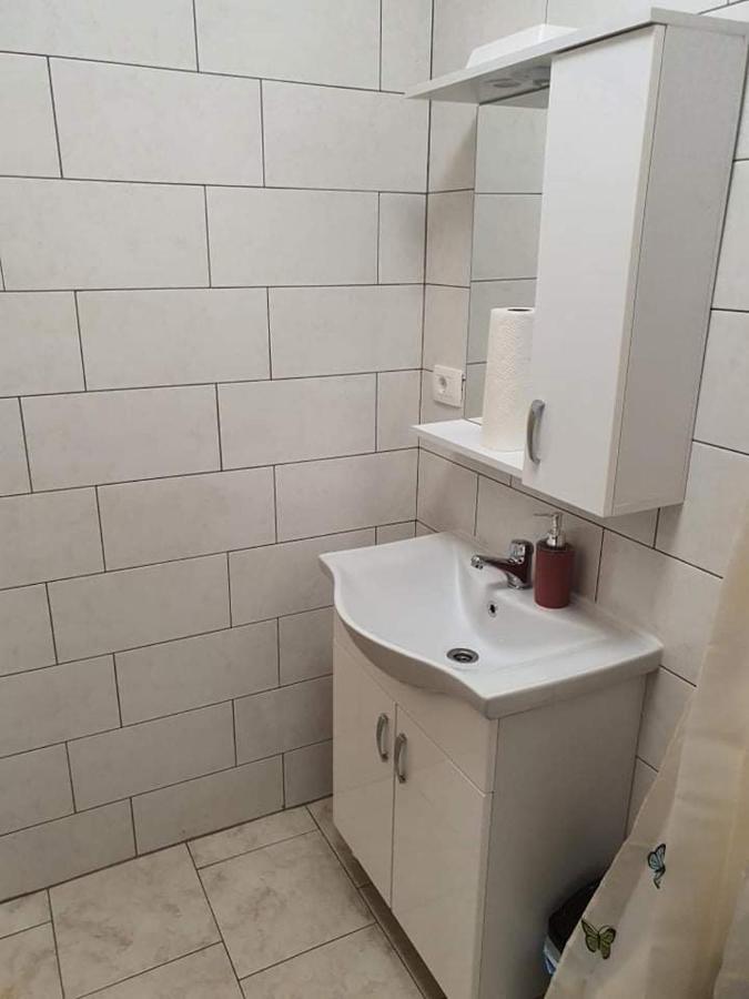 Aldi 1 Apartment พูลา ภายนอก รูปภาพ