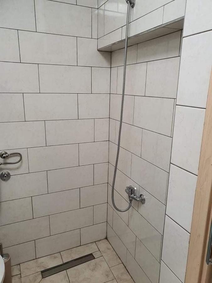 Aldi 1 Apartment พูลา ภายนอก รูปภาพ
